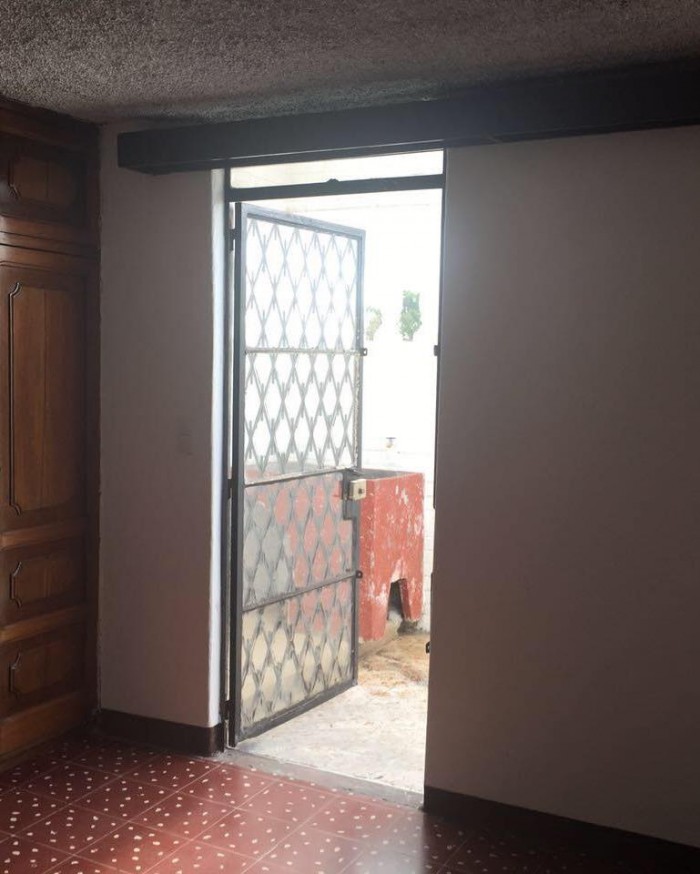 VENDO Casa en Mirador Zona 11 - Image 5