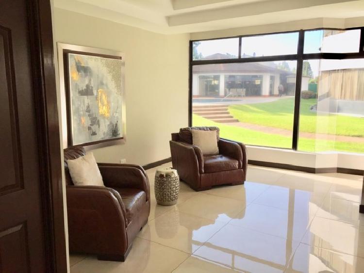Rento hermoso apartamento en zona 14.