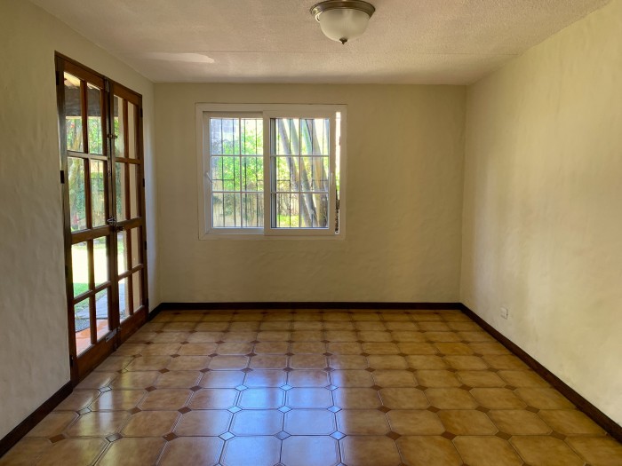 Santa Elena, res. privado, casa en venta. - 2
