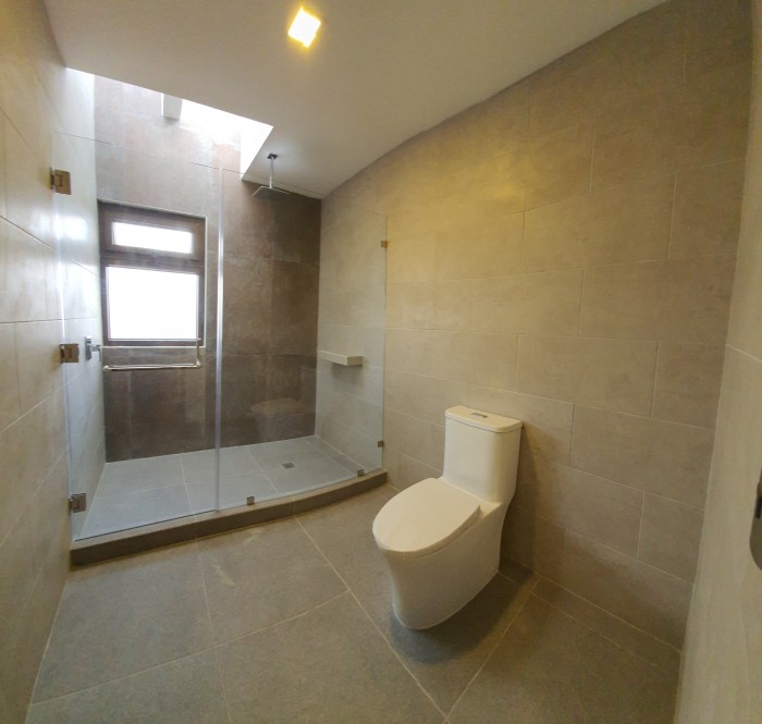 Amplia Casa de 4 habitaciones en Venta Vista hermosa 1 - Miniatura 12