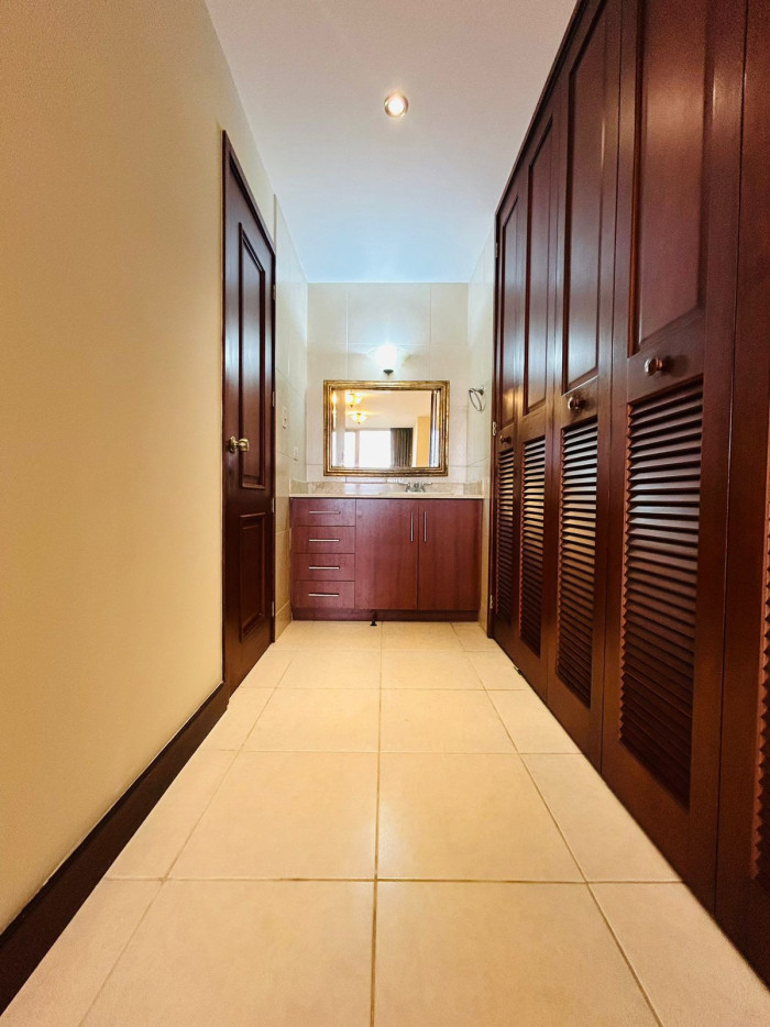 Apartamento de 3 habitaciones en renta en zona 10 — foto 11