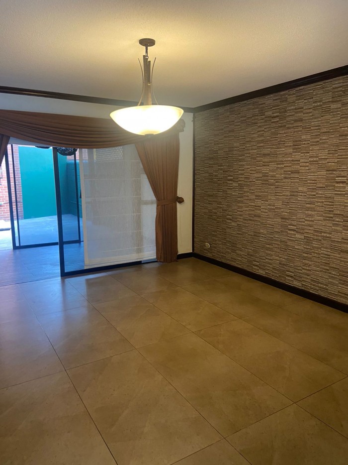 ALQUILO CASA EN ALAMEDA DE SAN ISIDRO ZONA 16