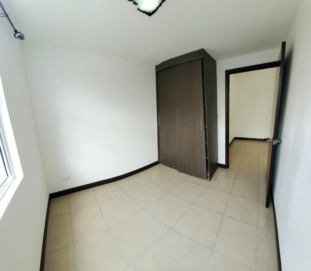 Apartamento de 2 niveles en Renta en zona 11 - 9
