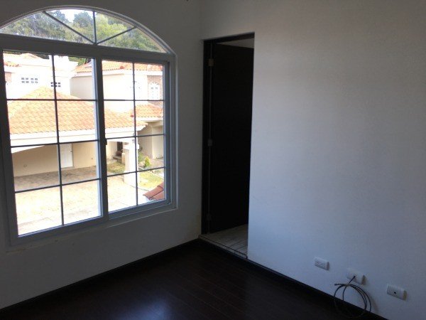 CASA EN REMATE BANCARIO!! Exclusivo Carr. Salvador — foto 11