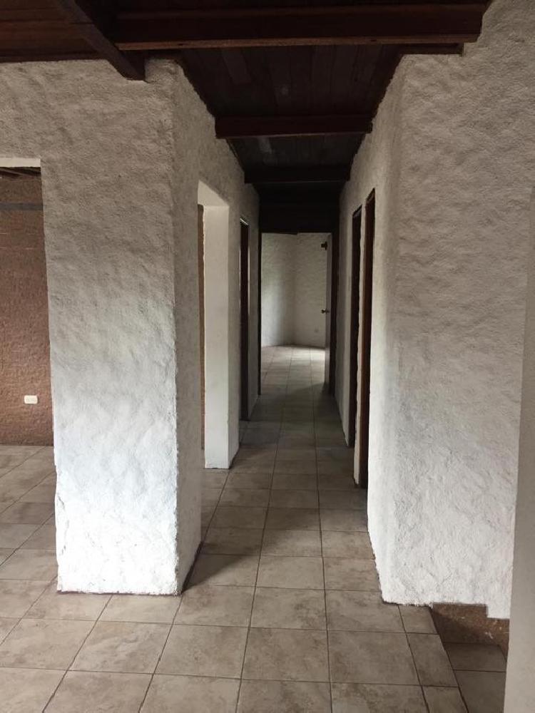 Linda casa en venta en zona 16 jardines de San Isidro — foto 8