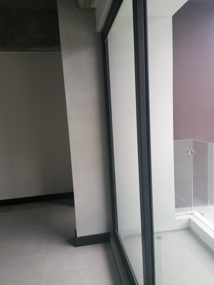 Oficina nueva en renta en zona 9 sector Montufar - Image 2