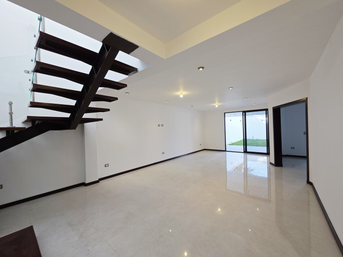 LUJOSA CASA NUEVA EN VENTA EN SAN CRISTOBAL Z8 MIXCO — foto 3