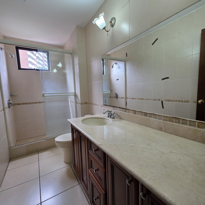 Apartamento En Renta en Zona 10 Altos De Santa Clara - 18