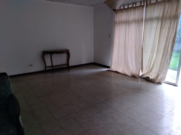 Plus Real Estate renta casa de 2 niveles, zona 15 VH II — foto 2