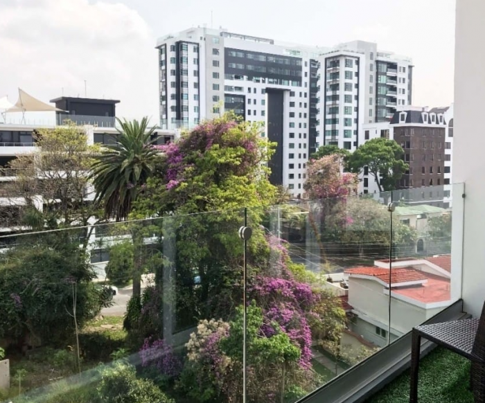 Venta de apartamento casi nuevo Edificio Itaca, zona 15 - Image 3