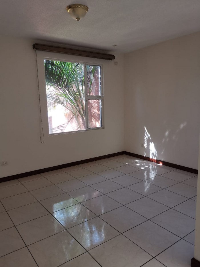 Casa en Venta y Renta Cañadas de Elgin Zona 13 - Miniatura 12