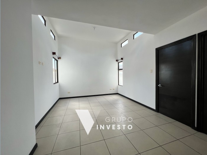 Casa en venta Vistas de San Isidro zona 16, 4h. - Image 4