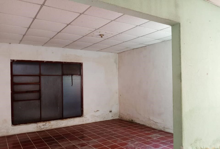 CASA EN VENTA IDEAL INVERSION ZONA 6 FUERA DE GARITA - Image 1