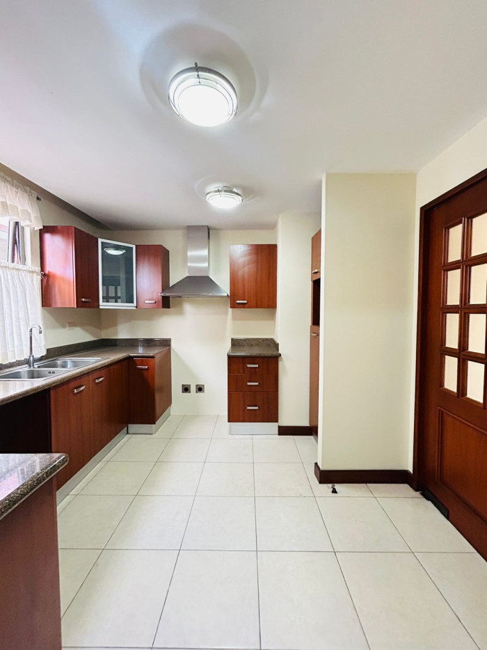 Apartamento de 3 habitaciones en renta en zona 10 — foto 6