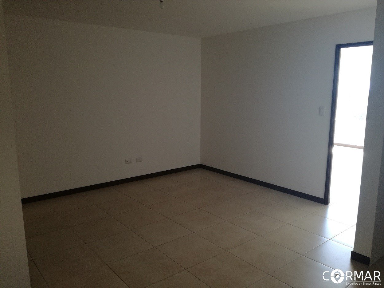 Apartamento en Venta de 1 habitación, zona 11 - Image 4