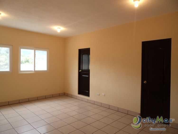 AMPLIA CASA EN VENTA ALAMEDA DE YUMAR GUATEMALA - Image 3