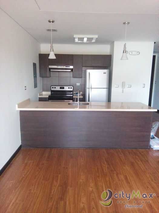 Apartamento en renta en zona 14 - Image 1