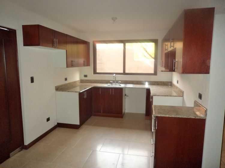 Se renta Apartamento en La Montaña Zona 16 - Miniatura 2