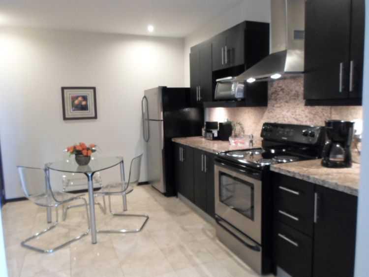 Apartamento Amplio en Venta en Zona 15 en Tarragona - Image 3