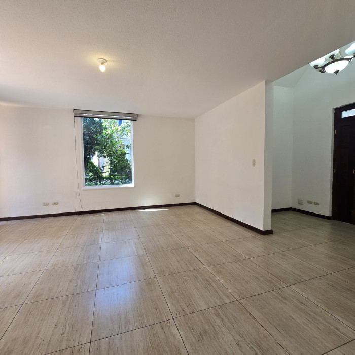 Alquiler hermosa casa en condominio en zona 10 — foto 2