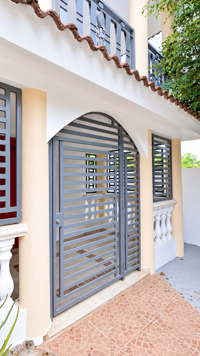 VENTA CASA TIPO VILLA 3 NIVELES LOS JARDINES DEL NORTE — foto 2
