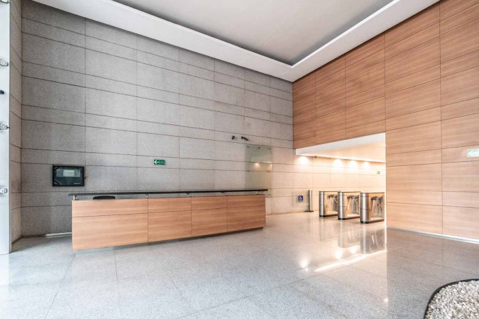 Oficinas en obra gris sobre paseo de la Reforma — foto 10