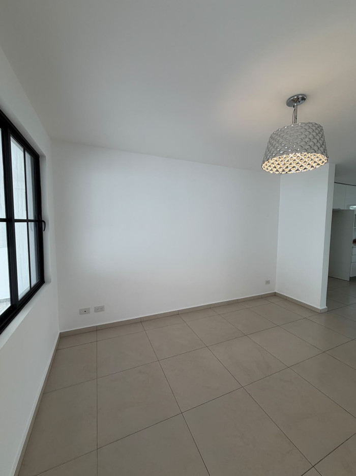 Casa con amplio jardín en alquiler Residencial Antibes - 1