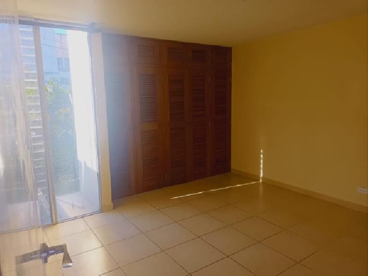Townhouse en renta y venta zona 14 / La Villa — foto 3