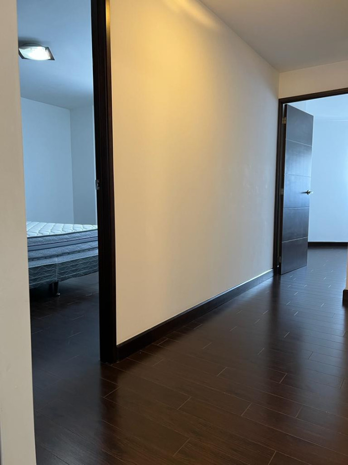 Apartamento en RENTA, zona 14 Edificio Attica 1 - Image 4
