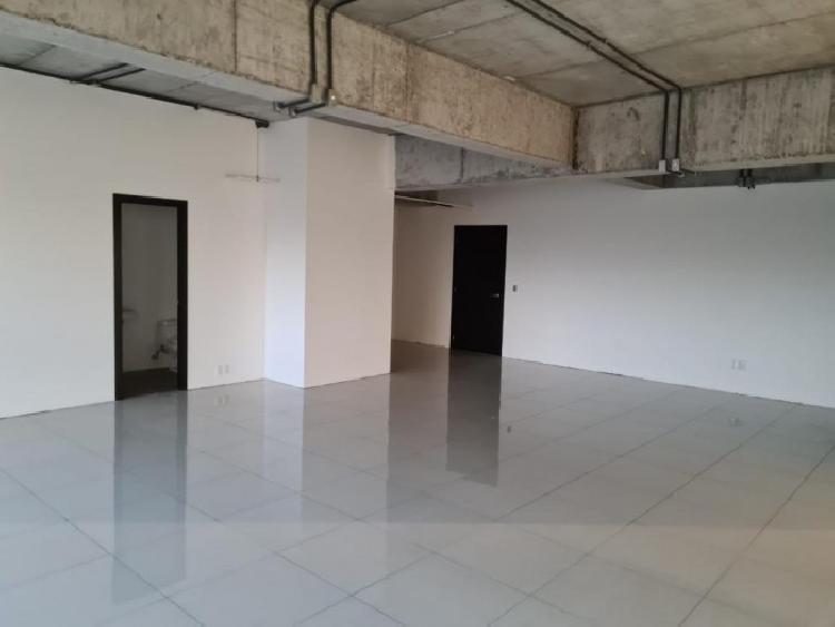 Amplia oficina con excelente vista en zona 10 — foto 2
