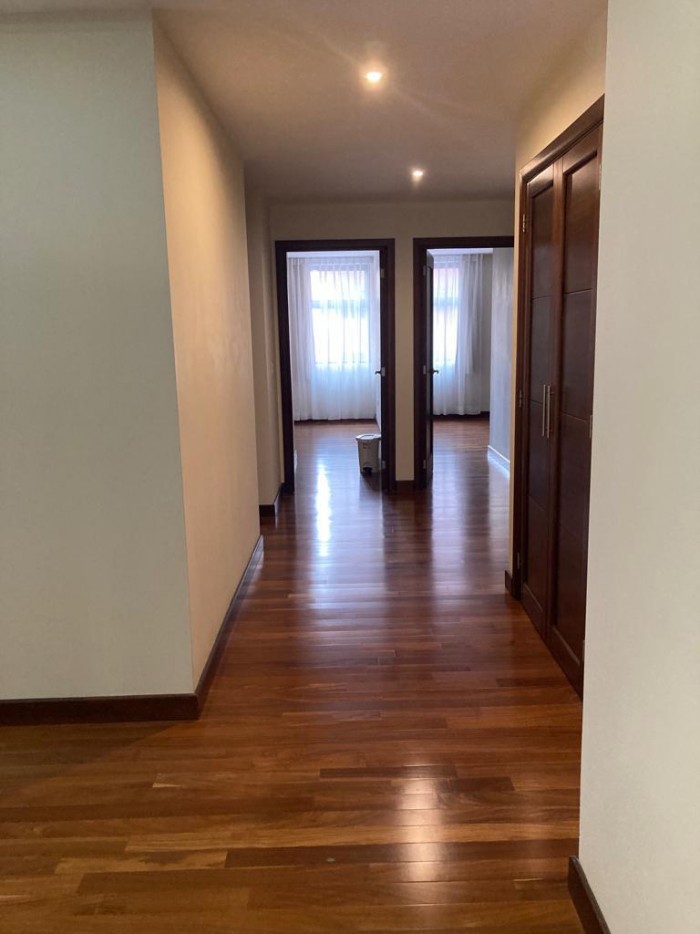 Apartamento en Alquiler o Venta en zona 10 Guatemala - Image 1