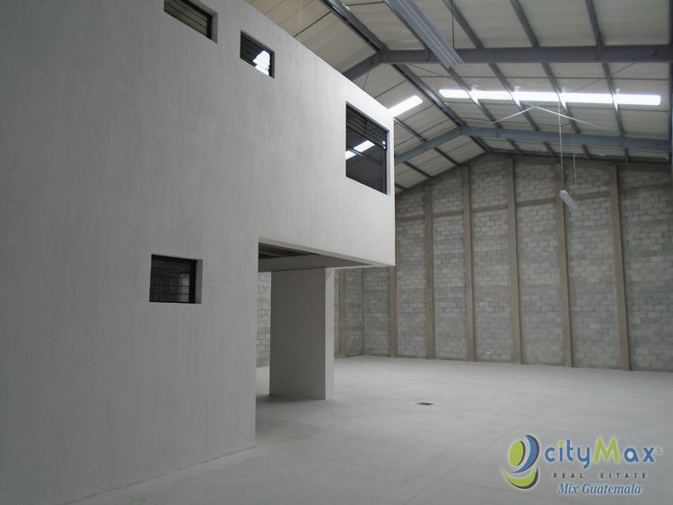 Rento Ofibodega de 319m² en Condominio Zona 11 - Miniatura 4