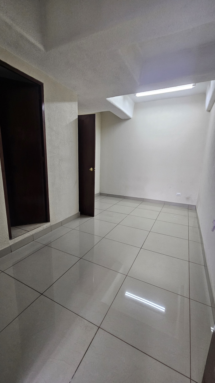 OFICINA EN #RENTA EN ZONA 9 — foto 4