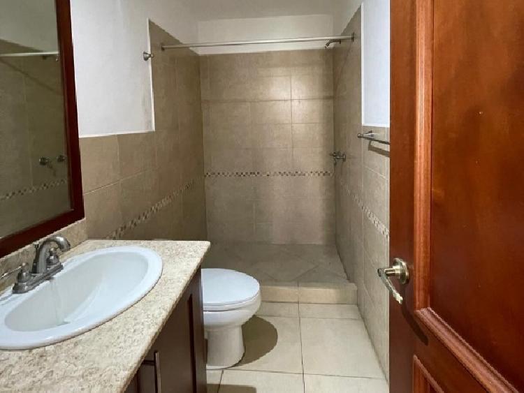 APARTAMENTO EN RENTA EN ZONA 15 — foto 14