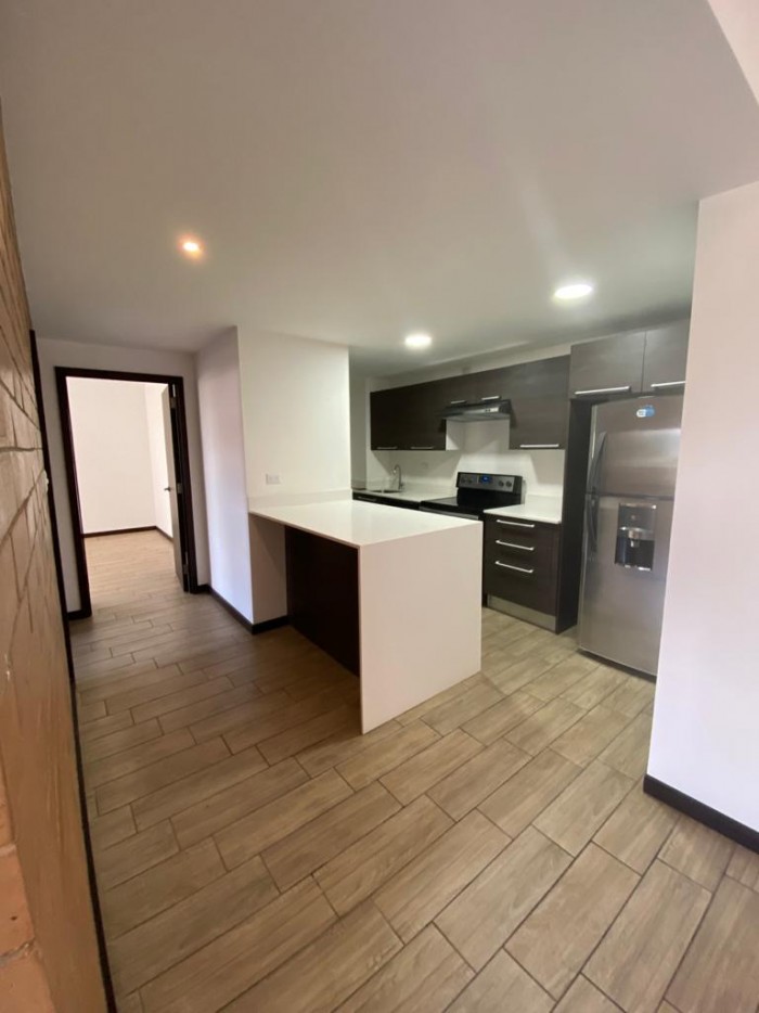 RENTO O VENDO APARTAMENTO EN FERRARA ZONA 10