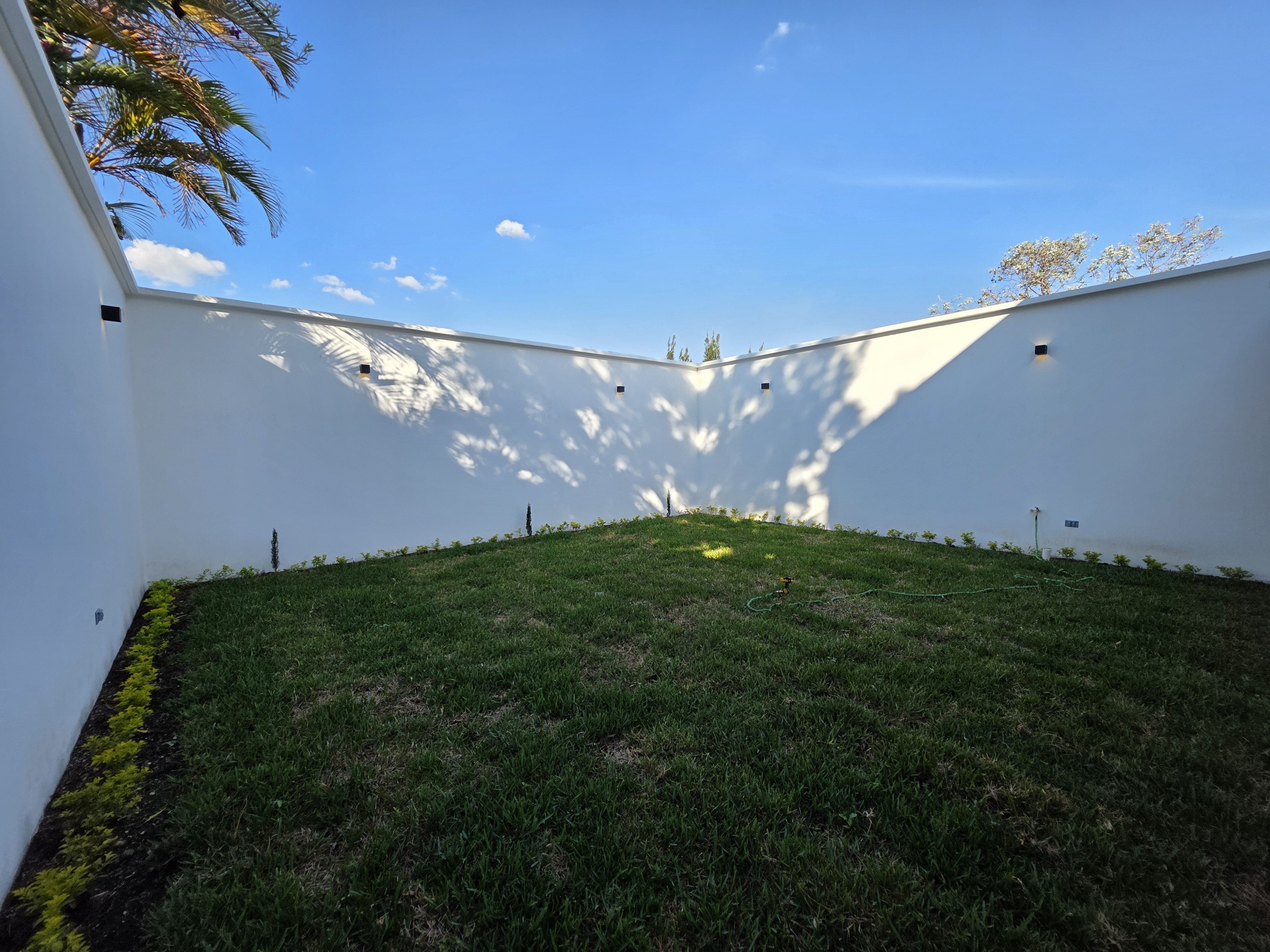 LUJOSA CASA NUEVA EN VENTA EN SAN CRISTOBAL Z8 MIXCO
