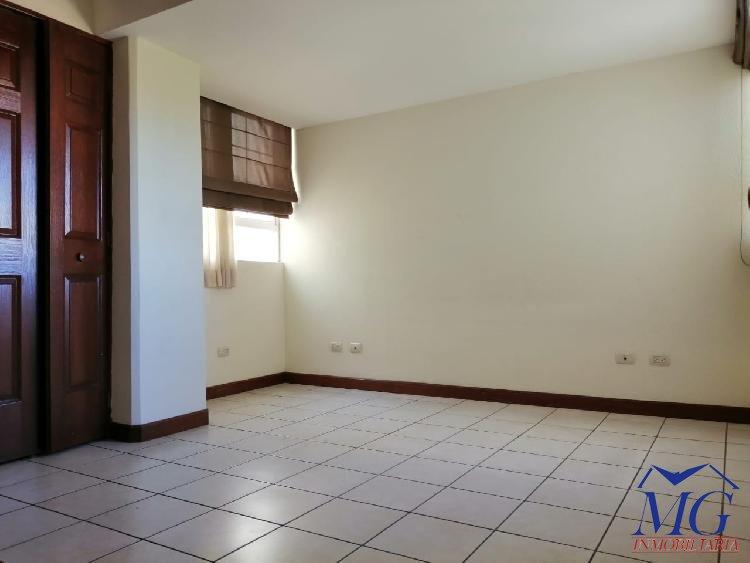 RENTO APARTAMENTO EN VILLAS DE SAN ISIDRO, ZONA 16. — foto 3