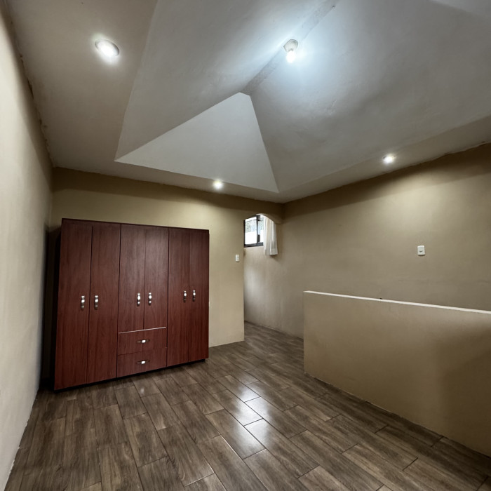 Apartamento en renta zona 17 - Miniatura 3