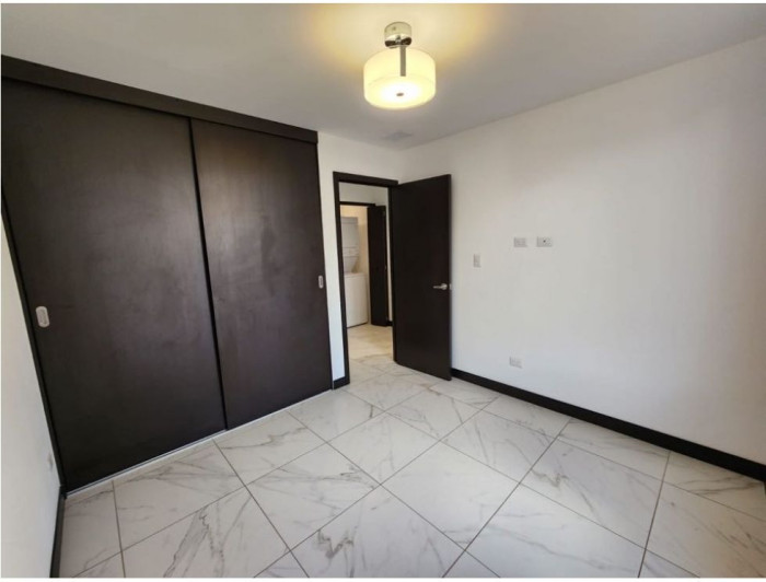 APARTAMENTO ZONA 15 - Miniatura 9