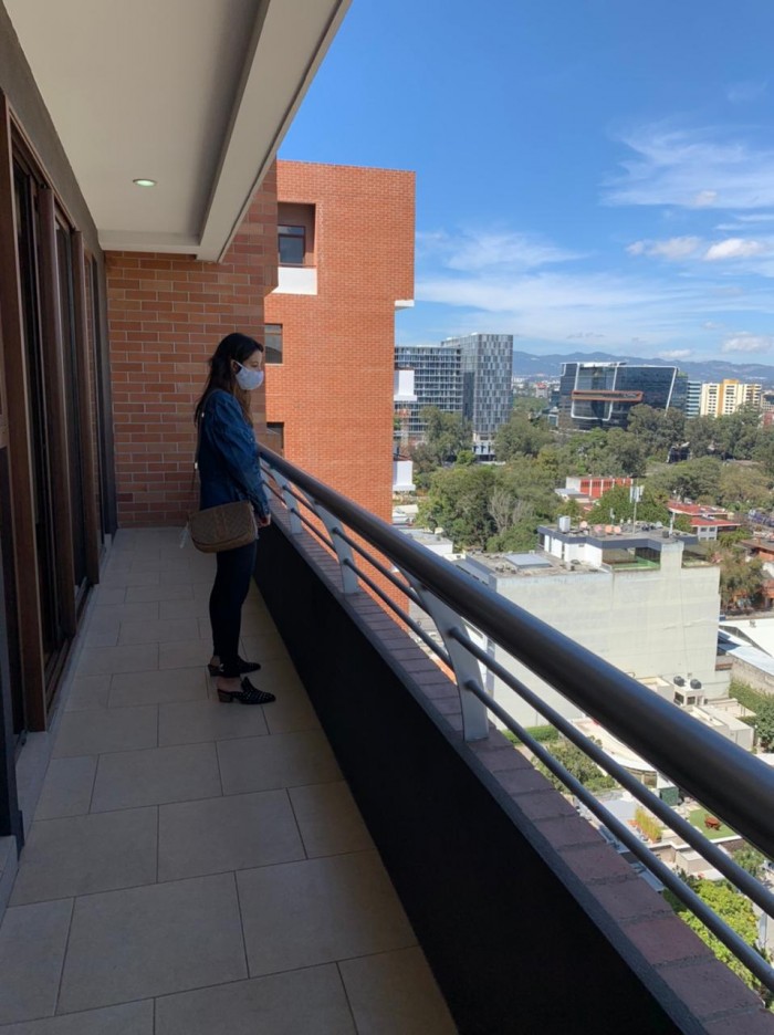Alquilo apartamento en zona 10 Guatemala - Miniatura 8
