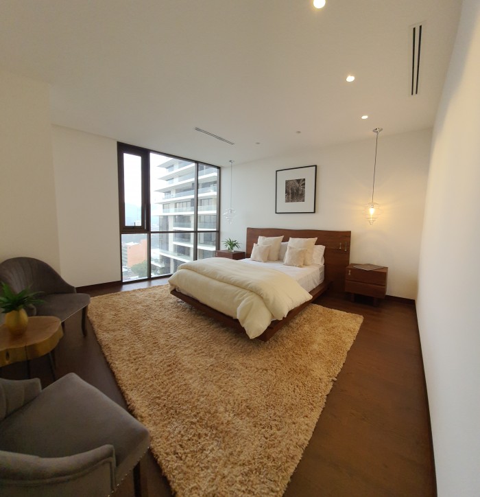 Vendo EXCLUSIVO Apartamento con 389m2 en Zona 14 - Image 1
