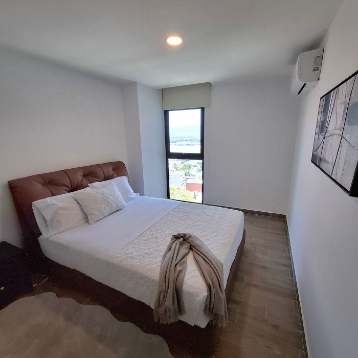 Apartamento Amueblado de 3 Habitaciones en Parque 14 - Miniatura 7