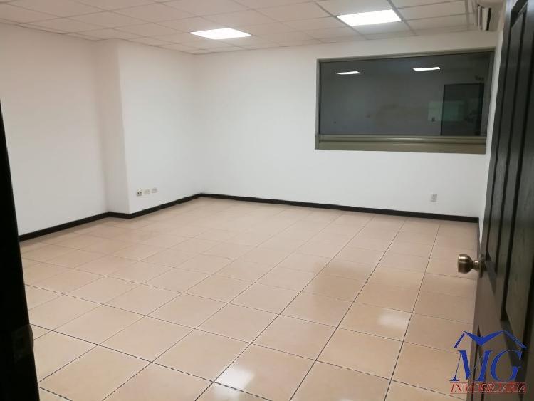 ALQUILO OFICINA EN EDIFICIO TORINO ZONA 10 — foto 3