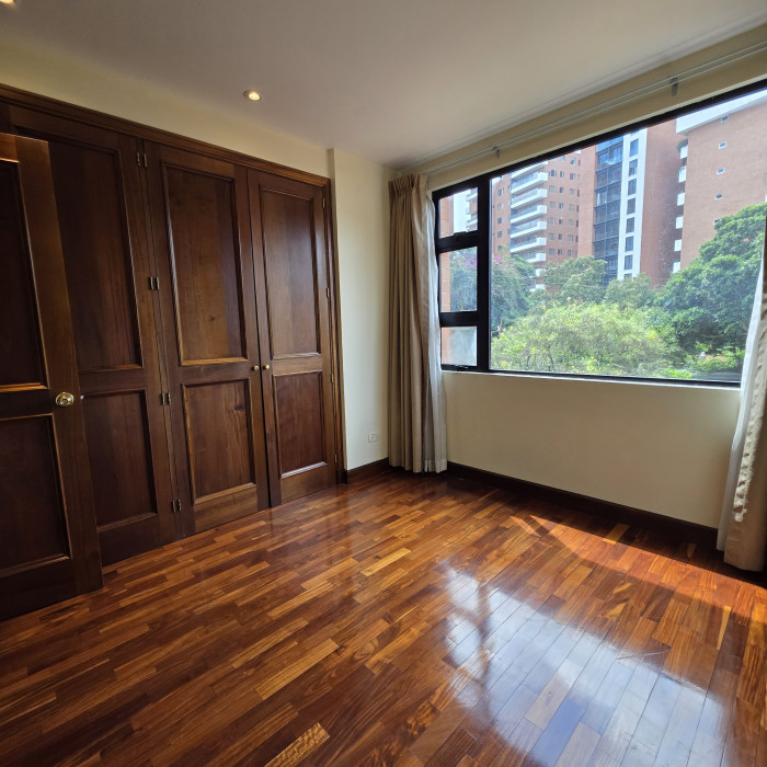 Apartamento En Renta en Zona 10 Altos De Santa Clara - 13