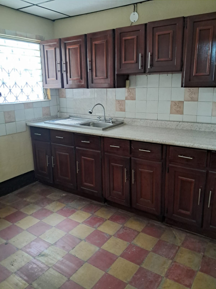 Casa sola en residencial en Mixco Santa Marta. — foto 7