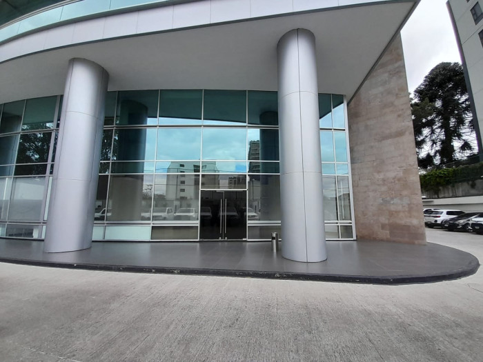 Local en VENTA / Renta en Edificio Oficinas Zona 15