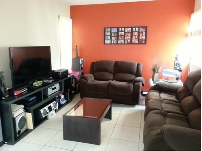 Venta de casa con amplio jardín, El Zapote, zona 2. - Image 4