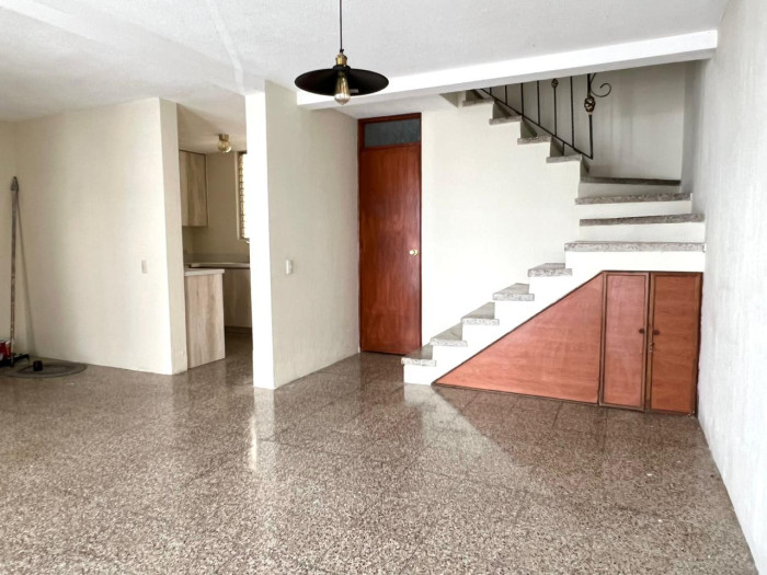 Casa en venta en zona 16 Montesano