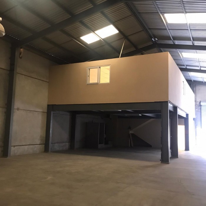 ZONA 12. VENDO BODEGA EN BOULEVARD BARRIOS JUSTO RUFINO
