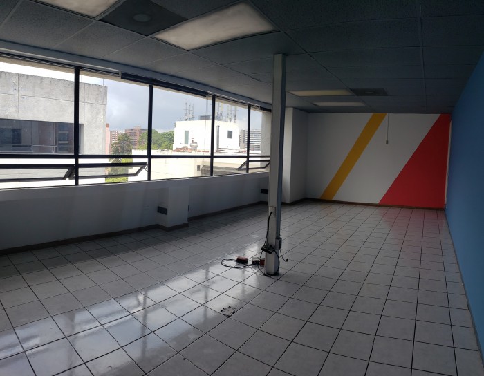 Nivel completo de Oficinas en alquiler en zona 10 - Miniatura 16